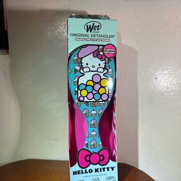 Hello Kitty Wet Brush Detangler Limited Edition - Picture 1 of 2